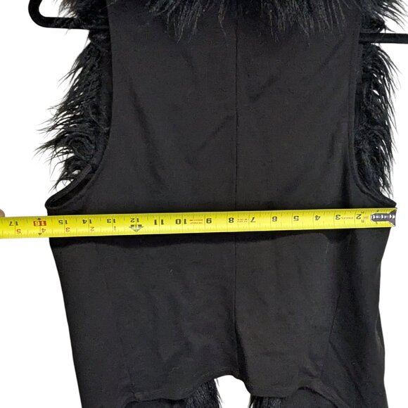 CAbi Faux-fur vest - Picture 3 of 4